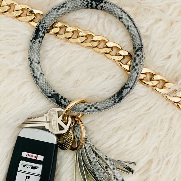 Key chain - Picture 1 of 8